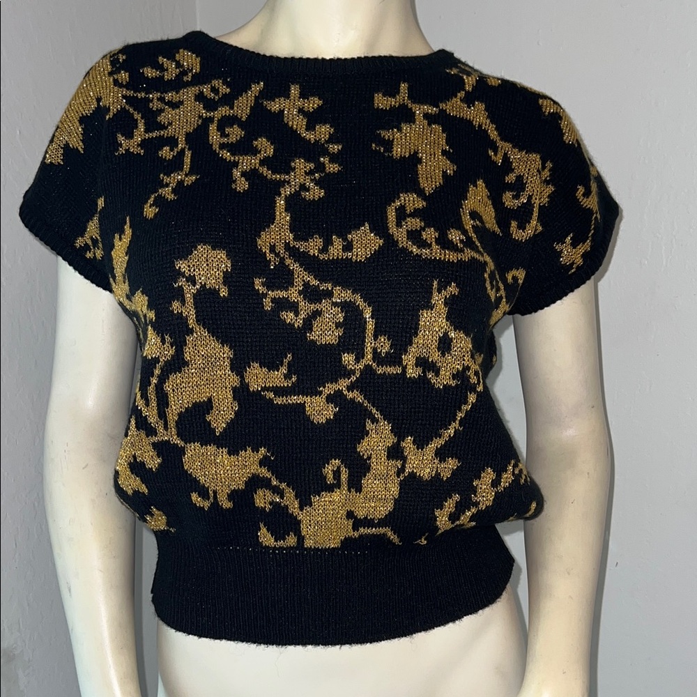 Vintage Black and Gold Patterned Short Sleeve Knit Sweater. Size Small/Petite.